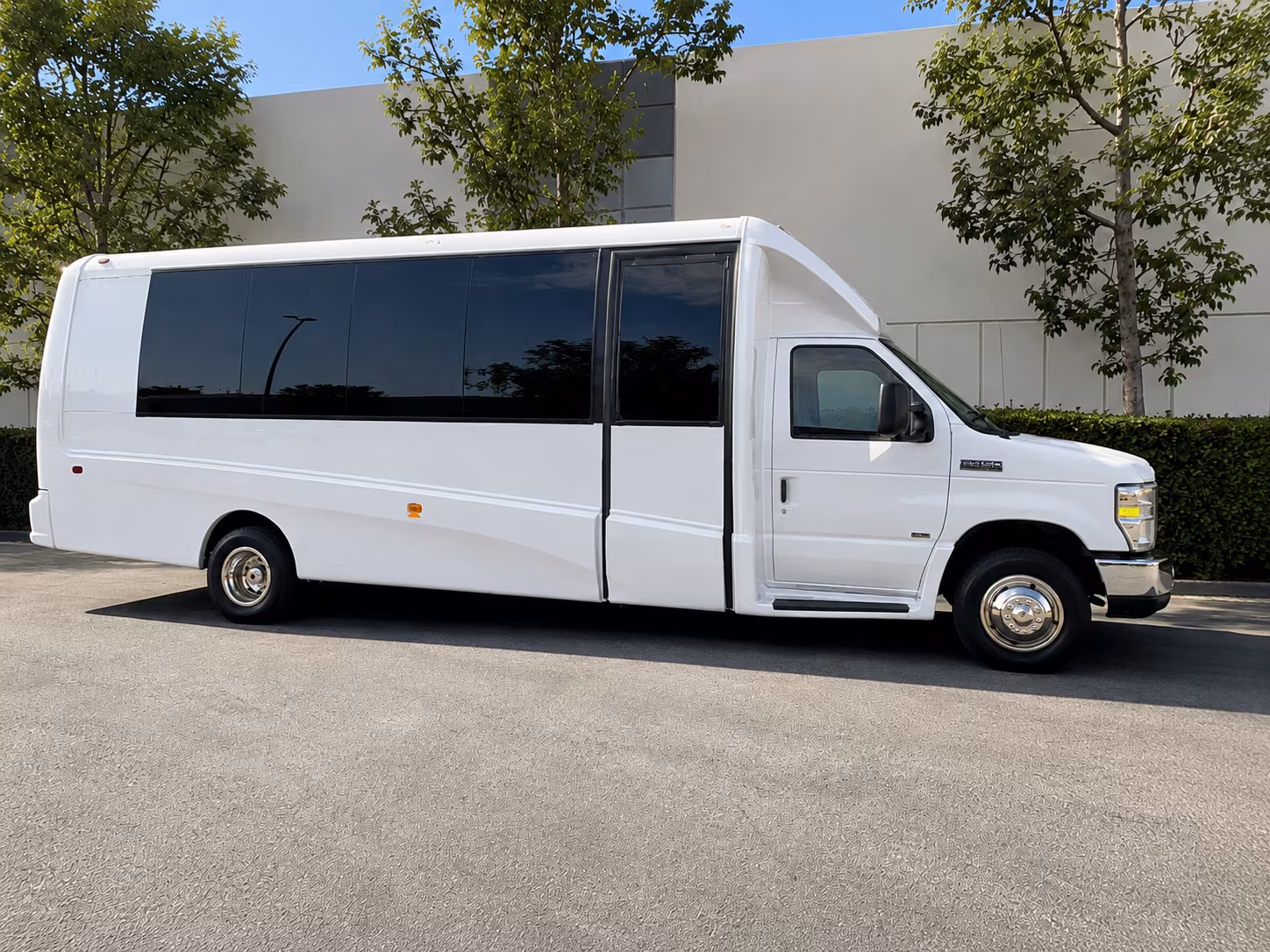 hollywood wine tour transportation